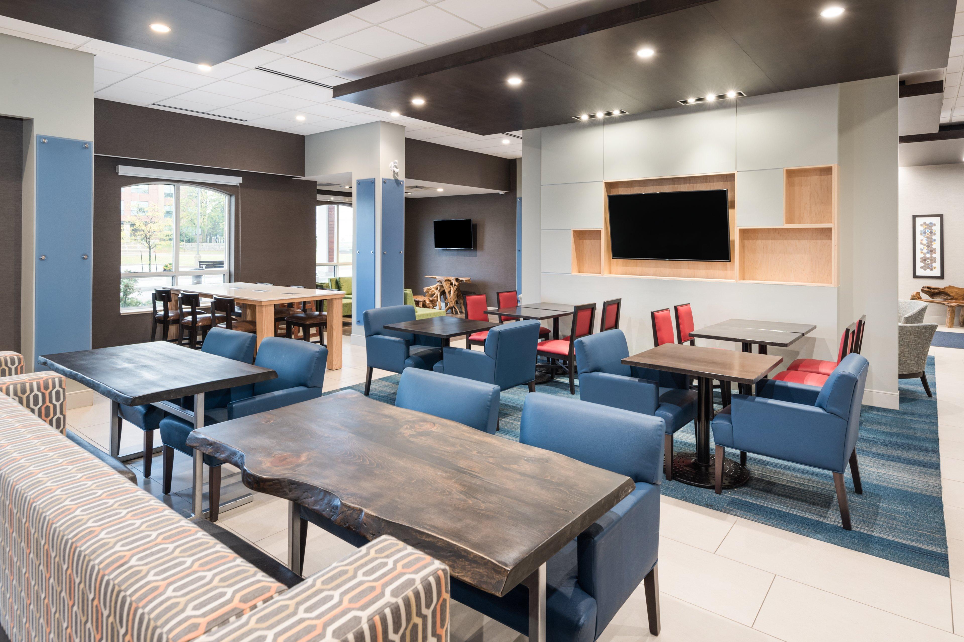 Holiday Inn Express Hotel & Suites Milton By Ihg Exterior photo