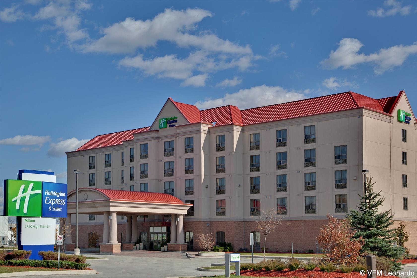 Holiday Inn Express Hotel & Suites Milton By Ihg Exterior photo