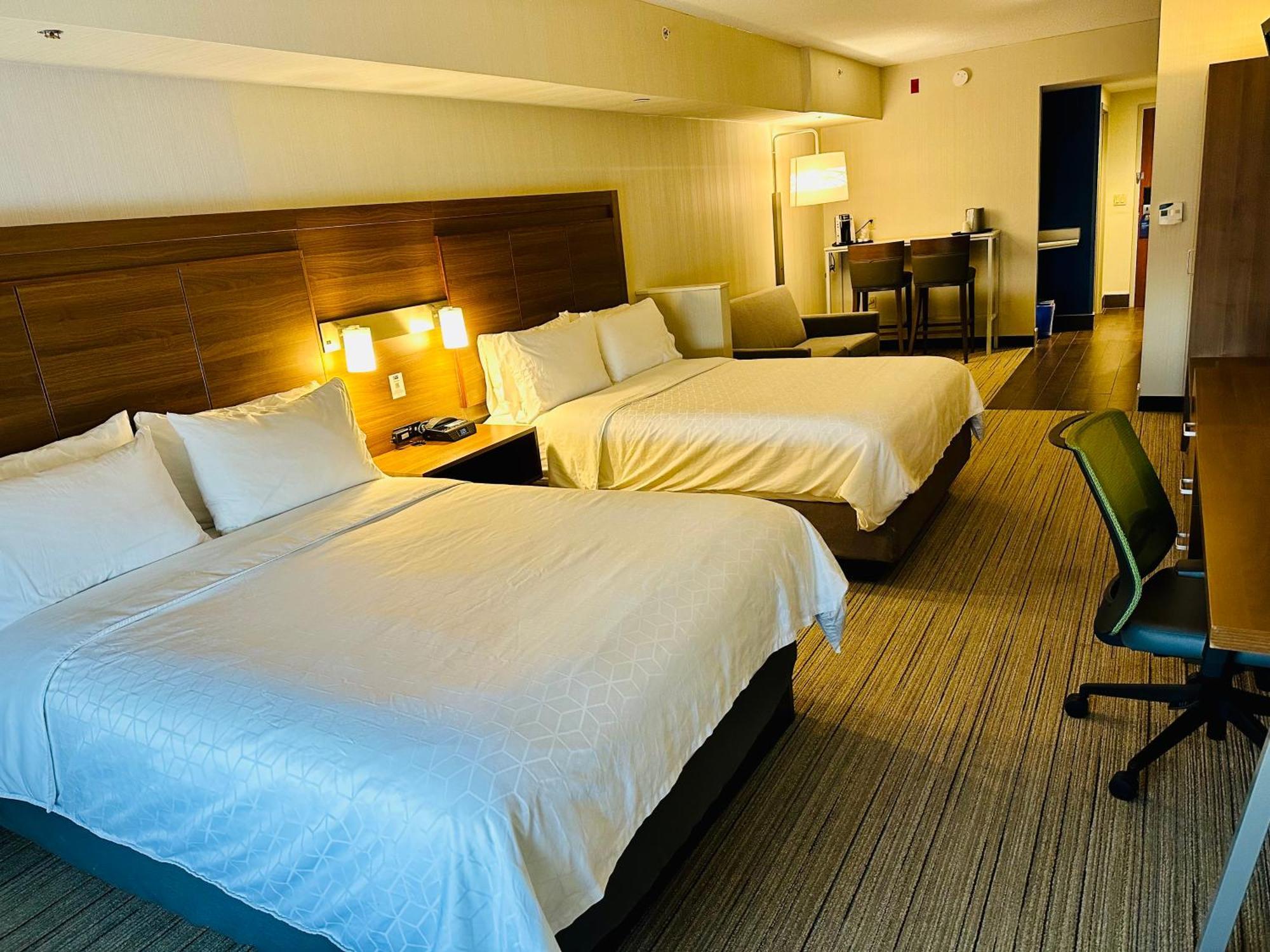 Holiday Inn Express Hotel & Suites Milton By Ihg Exterior photo