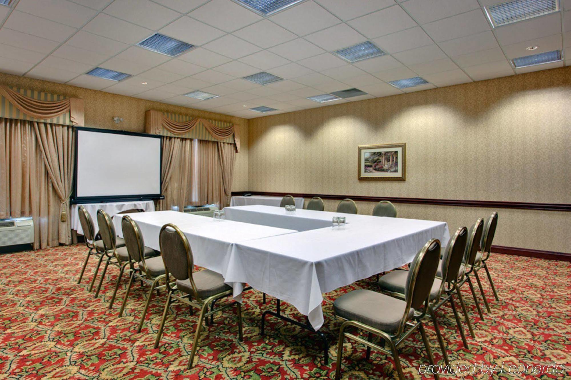 Holiday Inn Express Hotel & Suites Milton By Ihg Exterior photo